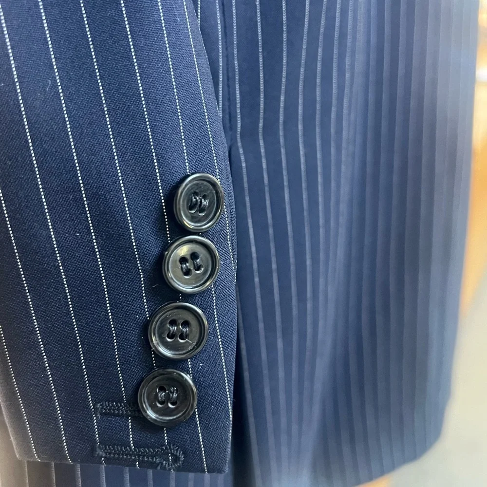 Luxury Erm.  Zegna suit , pin stripe, cuffs, Made in Italy,  PERFECT  , size 46 - Picture 6 of 10
